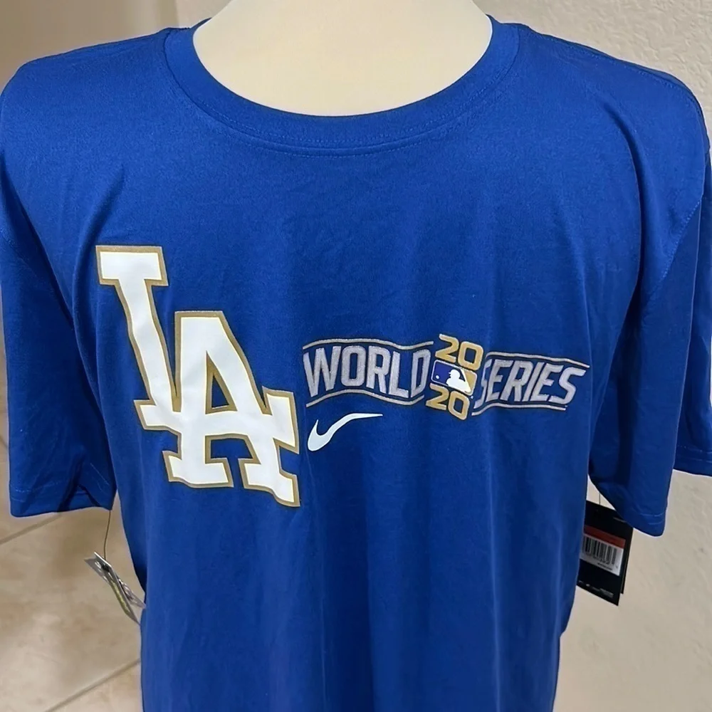 Nike Graphic Tee NWT dri fit WORLD SERIES 2020